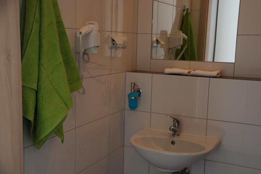 Hostel Pawilon Sportowo Turystyczny Kalwarianka Kalwaria Zebrzydowska Exterior foto